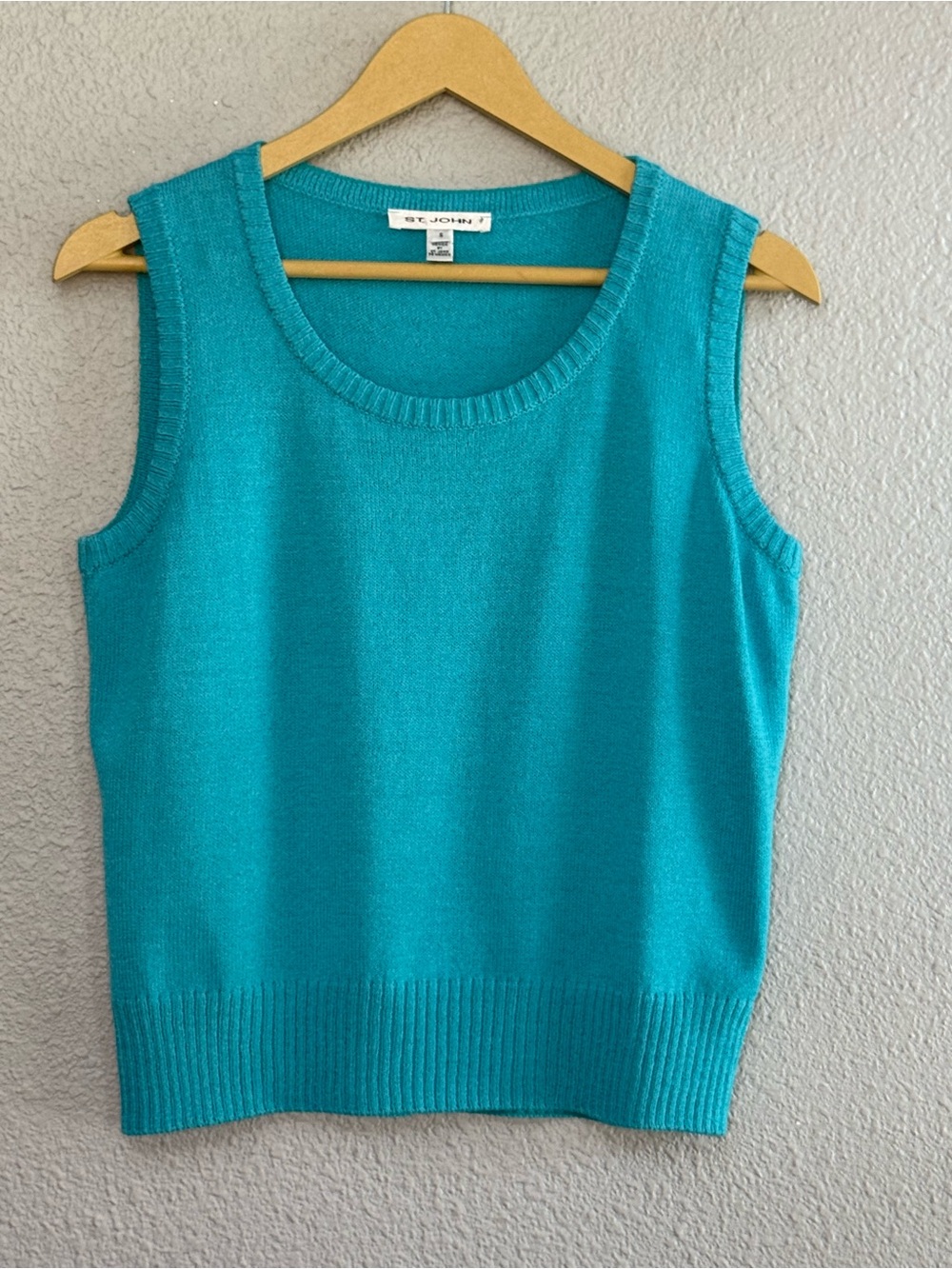 St. John Santana Knit Top Size Small Wool Blend Scoop Neck Sleeveless